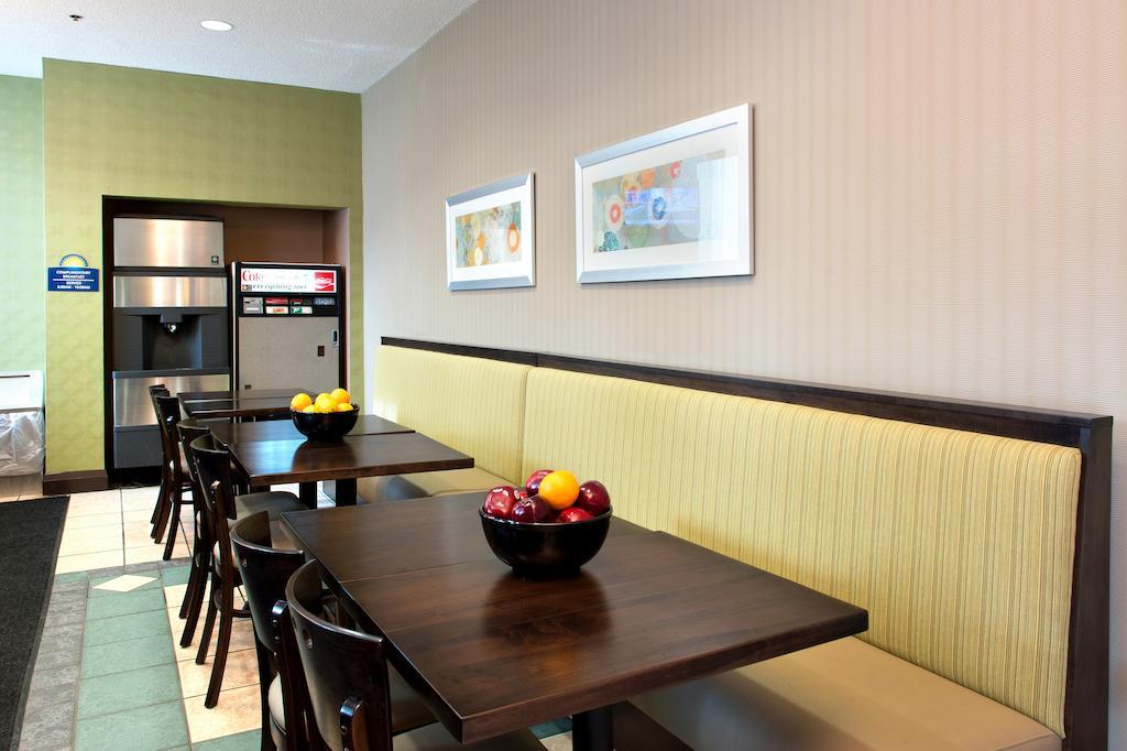 Days Inn By Wyndham Toronto East Beaches Dış mekan fotoğraf