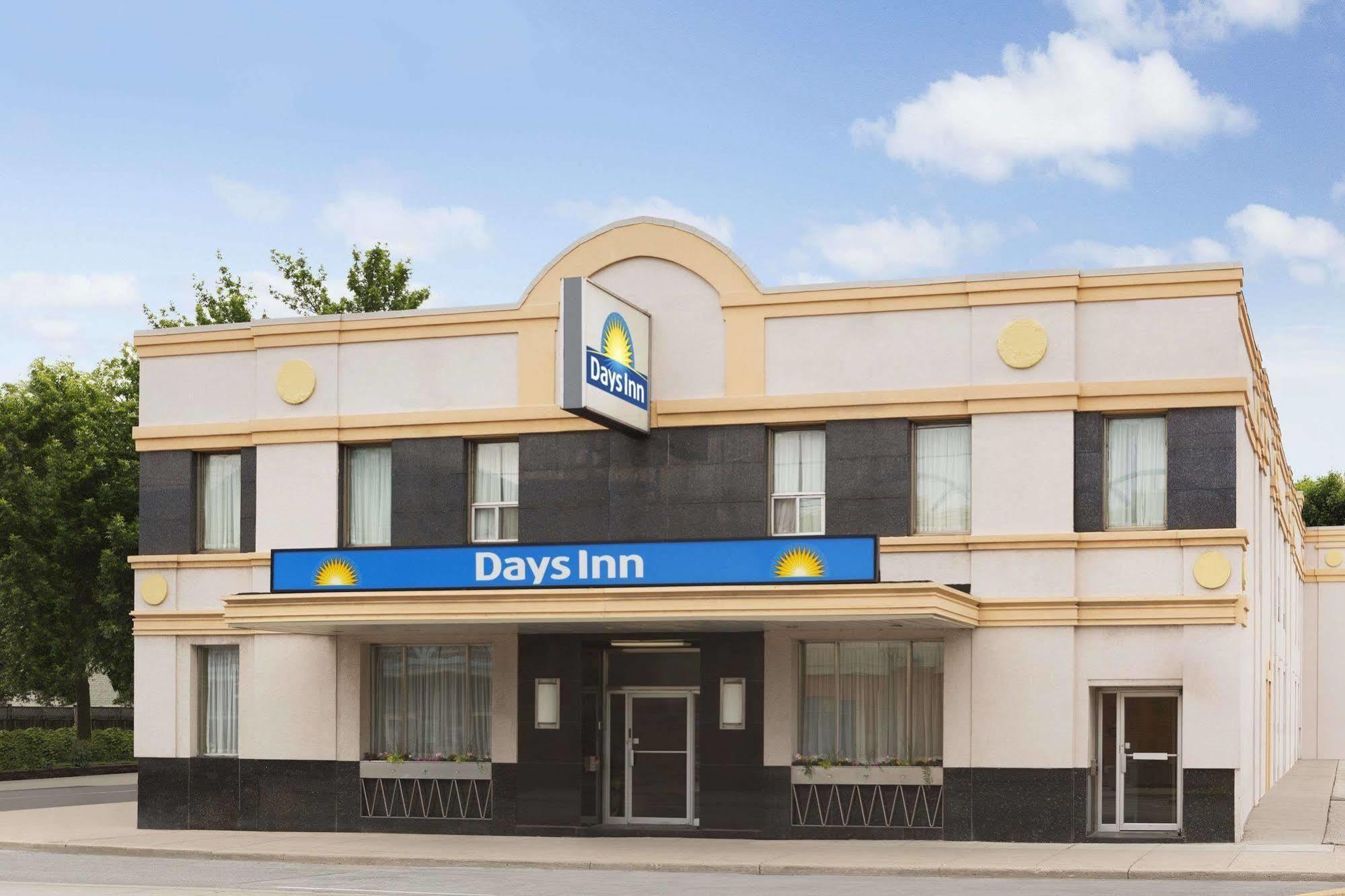 Days Inn By Wyndham Toronto East Beaches Dış mekan fotoğraf