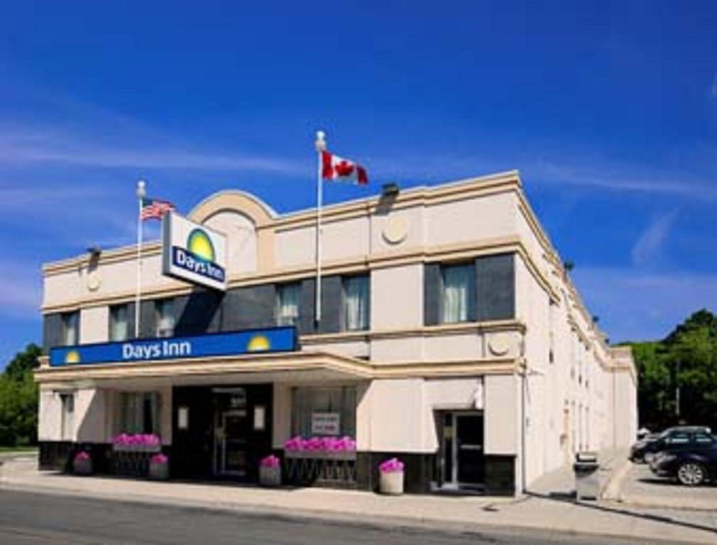Days Inn By Wyndham Toronto East Beaches Dış mekan fotoğraf